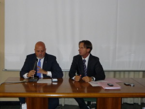 a sx sindaco Brucchi a dx sindaco Mastromauro