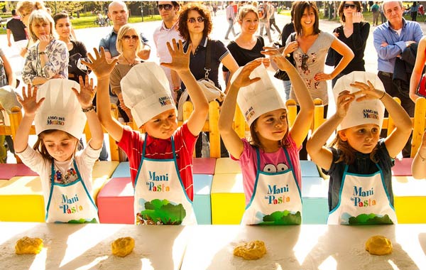 Tour-di-Mulino_Mani-in-Pasta