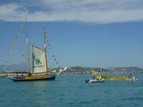 GOLETTA VERDE_LEGAMBIENTE_BLITZ AL PORTO DI PESCARA _1_