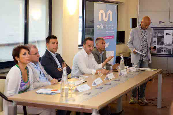Un momento della conferenza stampa(1)