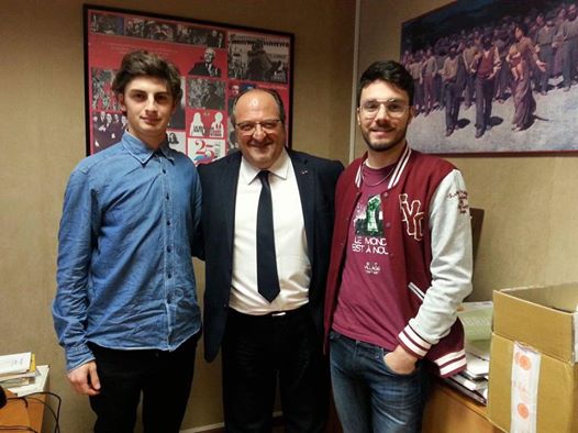 Mazzocca con studenti