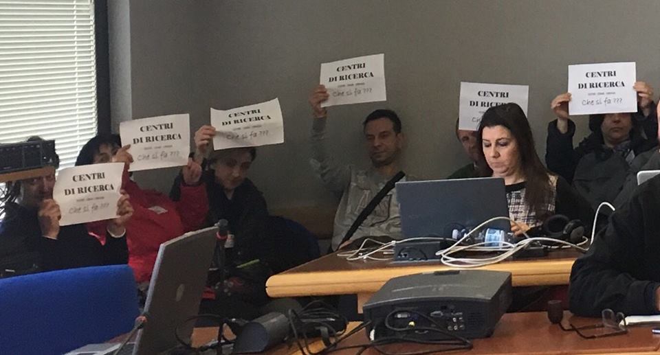Protesta centri di ricerca in commissione