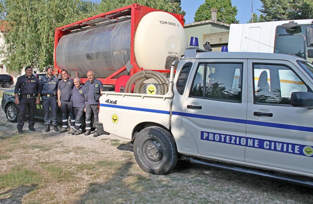 Gdf consegna carburante alla P civile