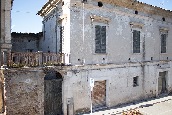 Fossacesia palazzo Mayer