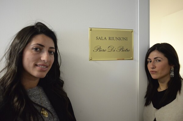 tua intitolazione sala