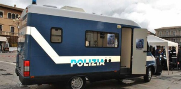 Camper Polizia