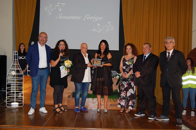 Donna Più Dario Buccella premia Susanna Loriga 1