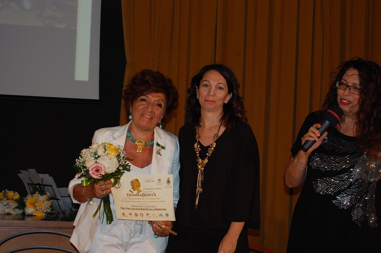 Graziella Borgia premia Marilisa Laudadio 1