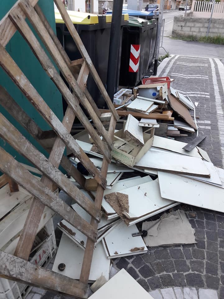 Rifiuti abbandonati Montesilvano