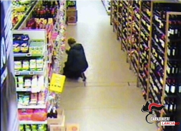 furto supermercato 2