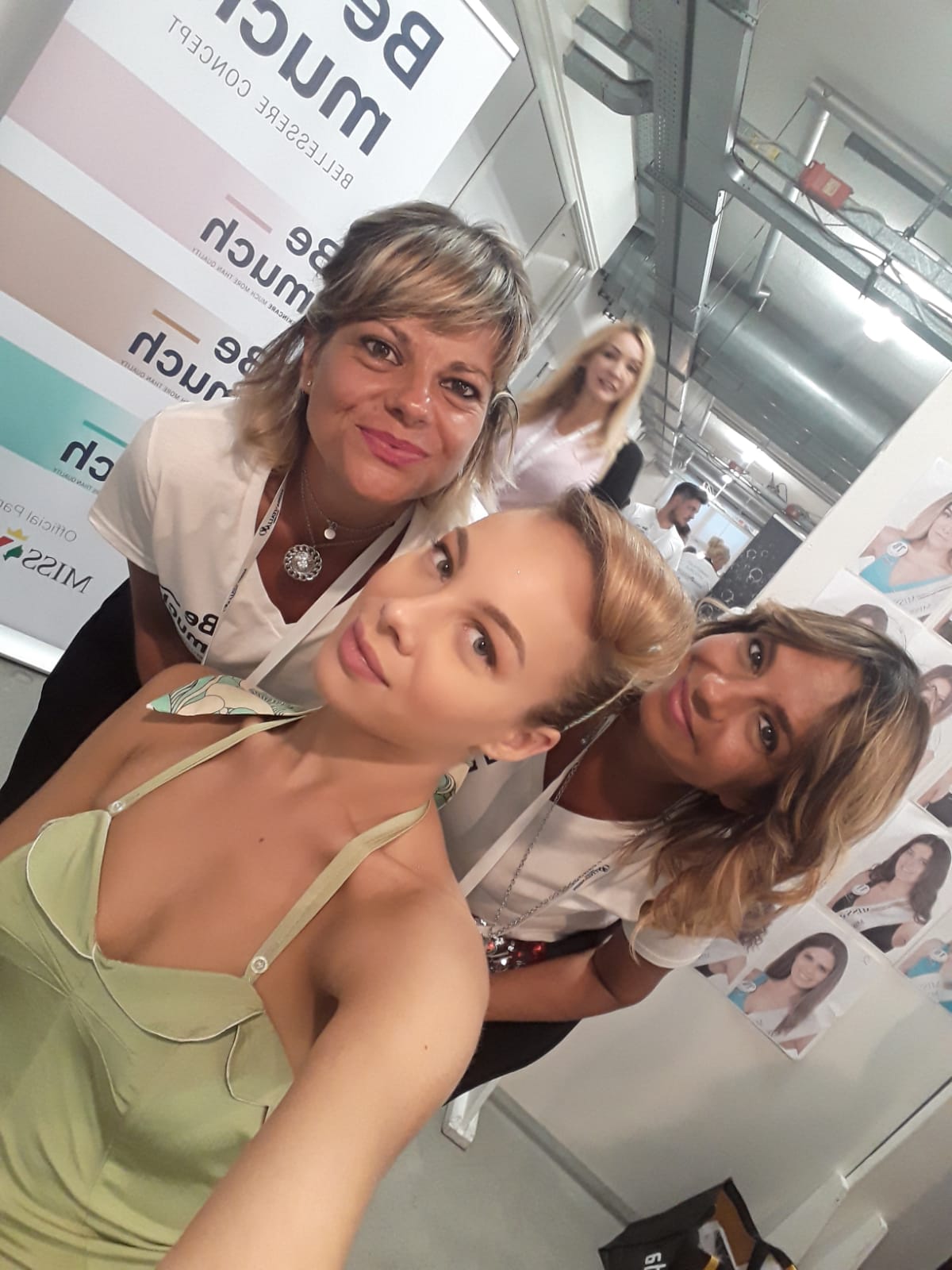 SorelleRicciuti_con_MissAbruzzo