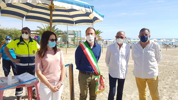 Inaugurazione spiaggia granelli di gioia (3)