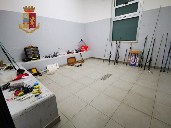 sequestro articoli pesca