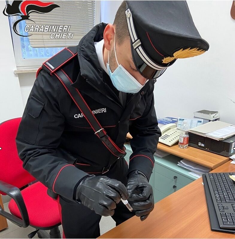 Carabiniere_eroina