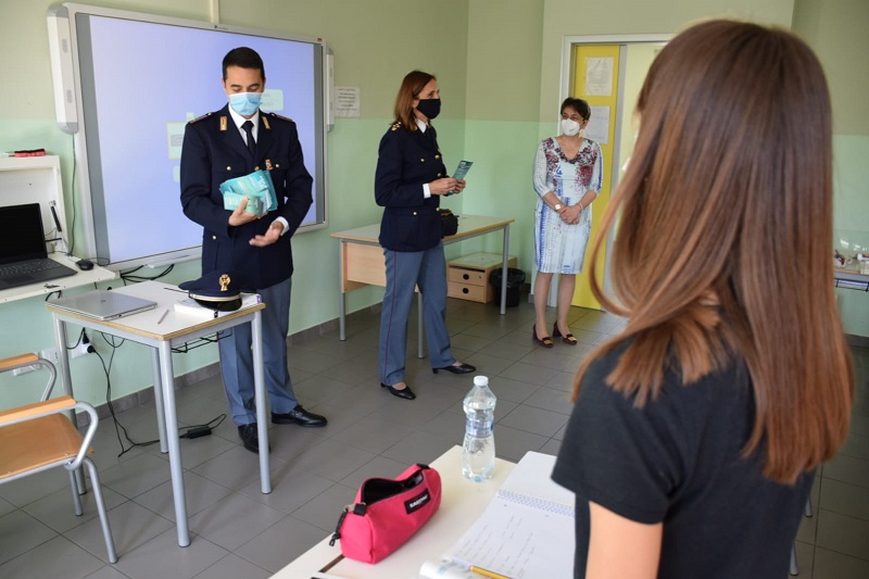 Polizia_scuola-25-maggio-2021