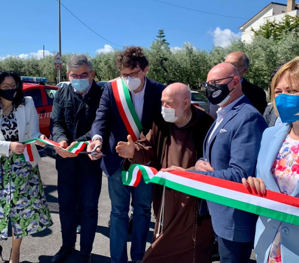 Vasto_inaugurazione_isola_ecologica