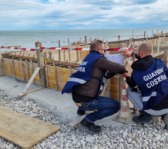 Guardia_Costiera_abusi_Fossacesia