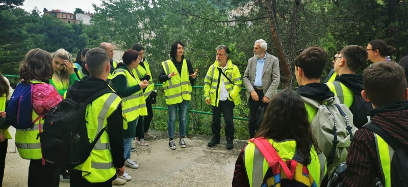 Studenti_sorgente-del-verde2