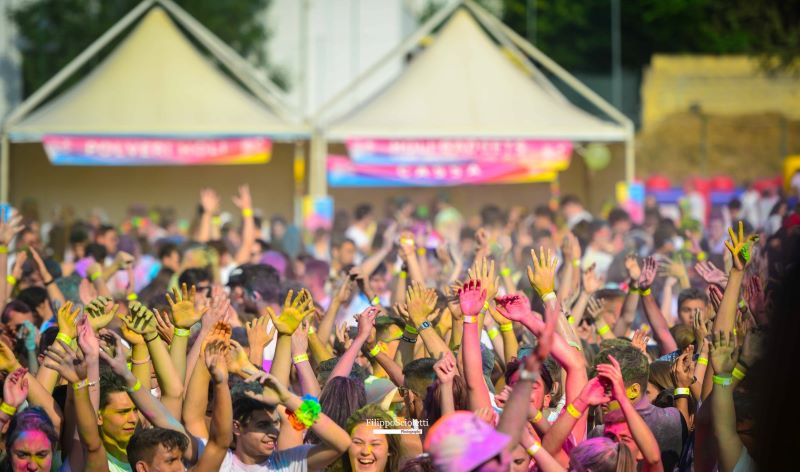 holi2