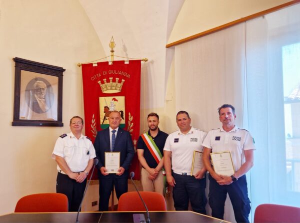 Encomio 1