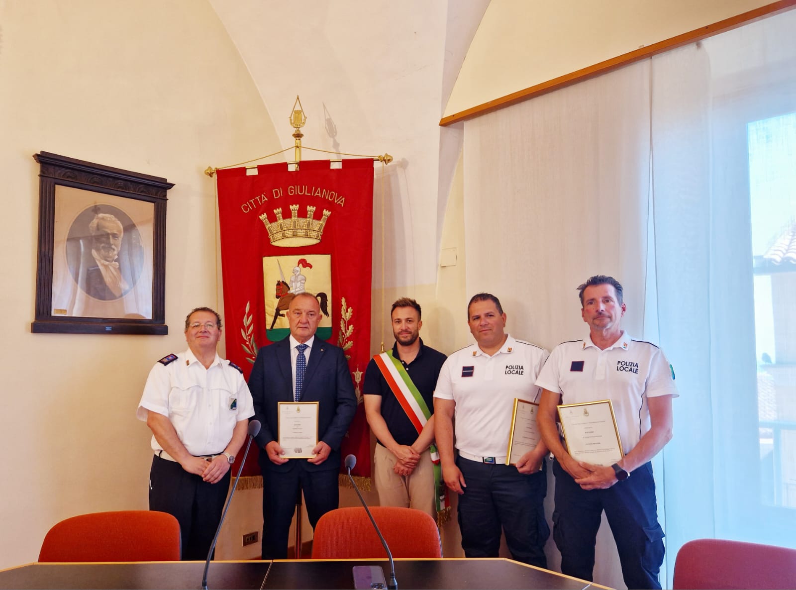 Encomio-1