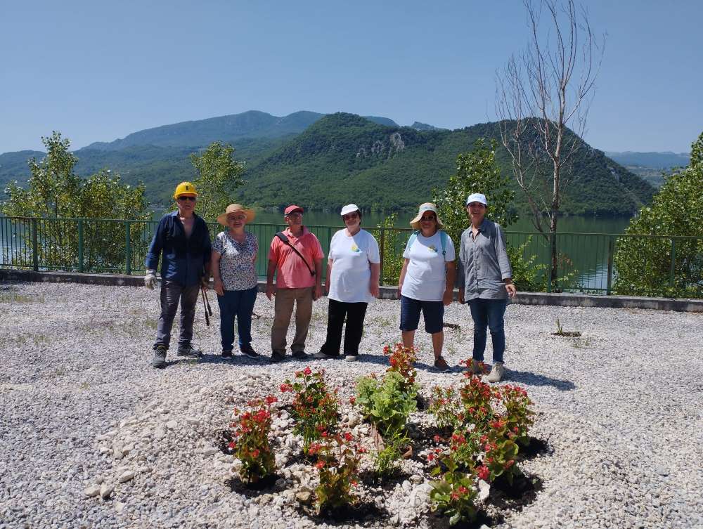 Lago_di_bomba-volontari-3