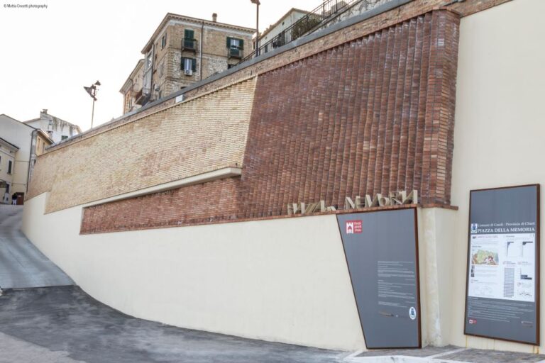 Piazza_Memoria_Casoli
