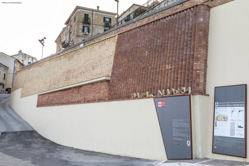 Piazza_Memoria_Casoli