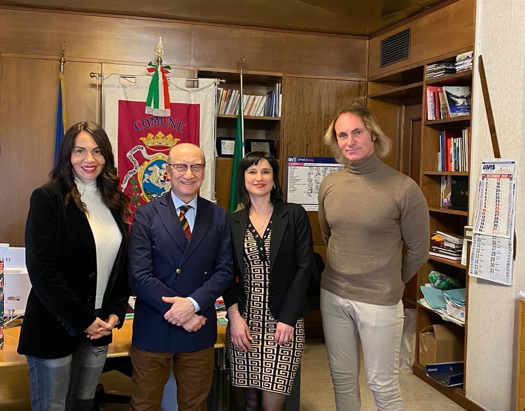 Foto-incontro-Professione-Italia-e-sindaco-di-Chieti1