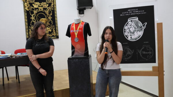 studentesse con medaglia