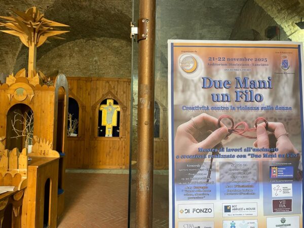 due mani un filo ingresso