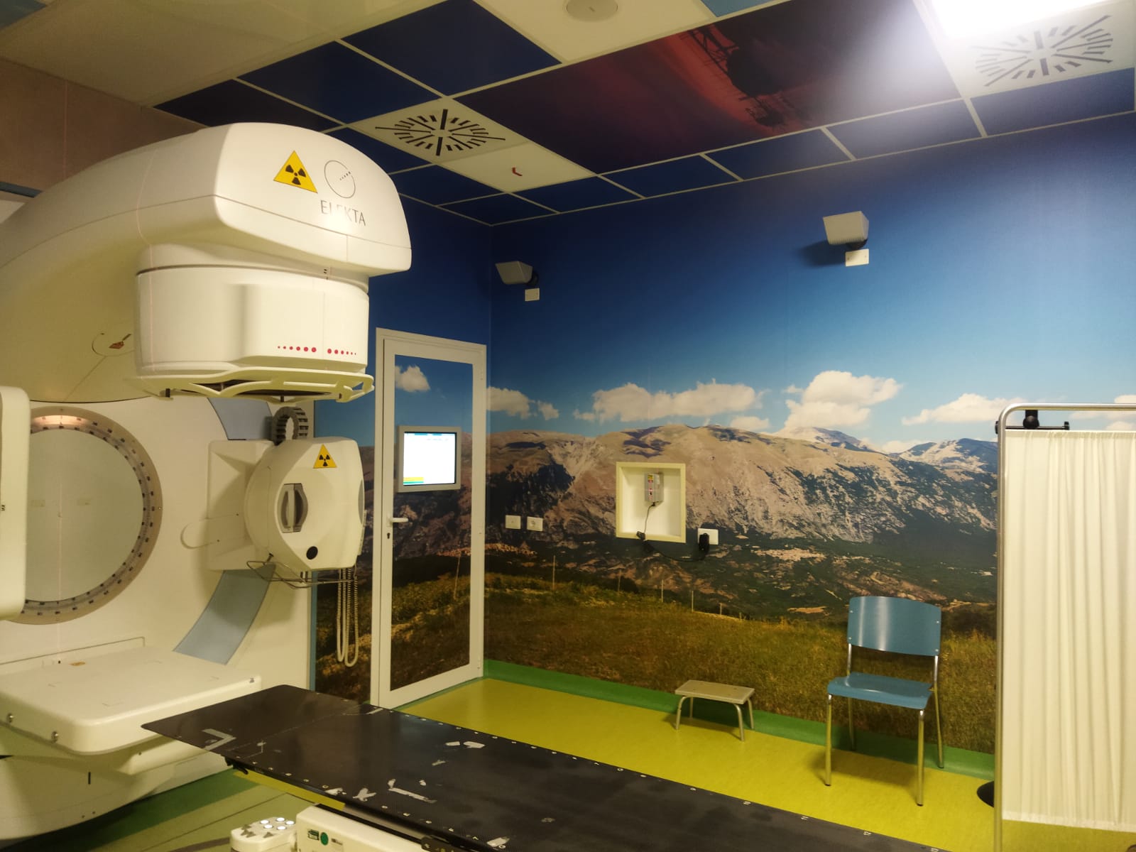 La radioterapia di Chieti cambia volto con sale dipinte