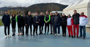 LAquila-Pista_Atletica-Sindaco_e_Addetti-1