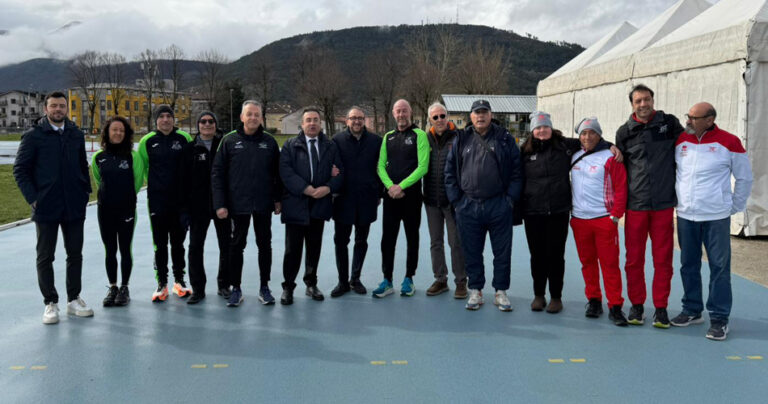 LAquila-Pista_Atletica-Sindaco_e_Addetti-1