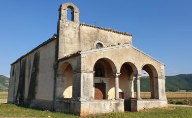 Navelli-Chiesa-Madonna-del-Campo-1