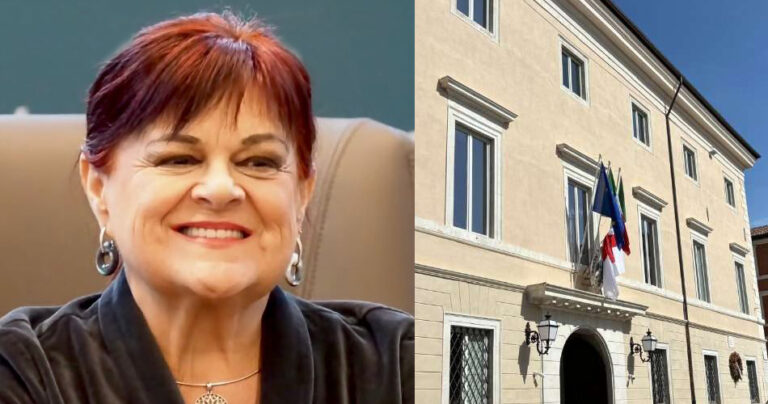 Stefania_Pezzopane_Palaazzo_del_Comune_di_LAquila