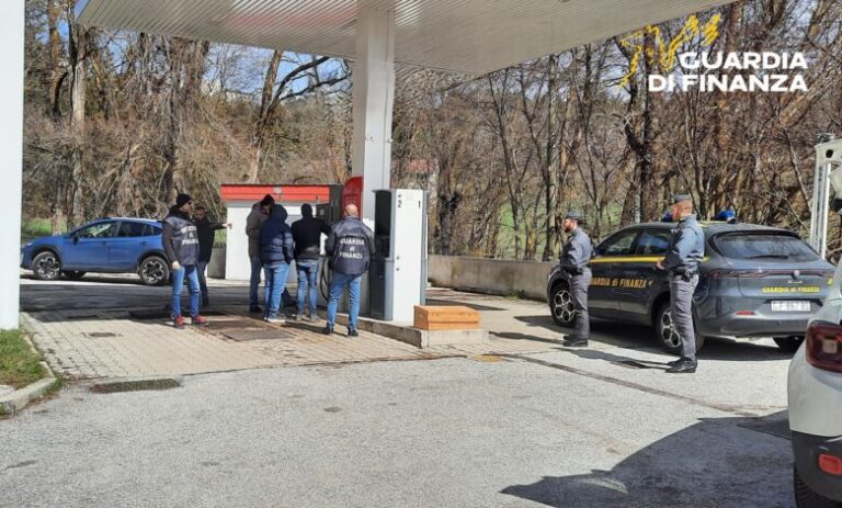 controlli Finanza ai distributori di carburante