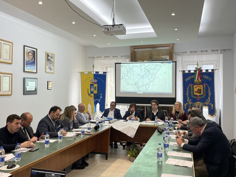 foto consiglio provinciale straordinario