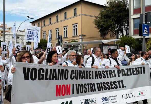 Manifestazione Medici Pescara 1