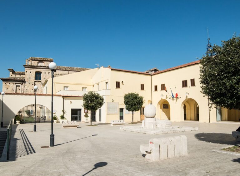 Manoppello_Piazza Marcinelle