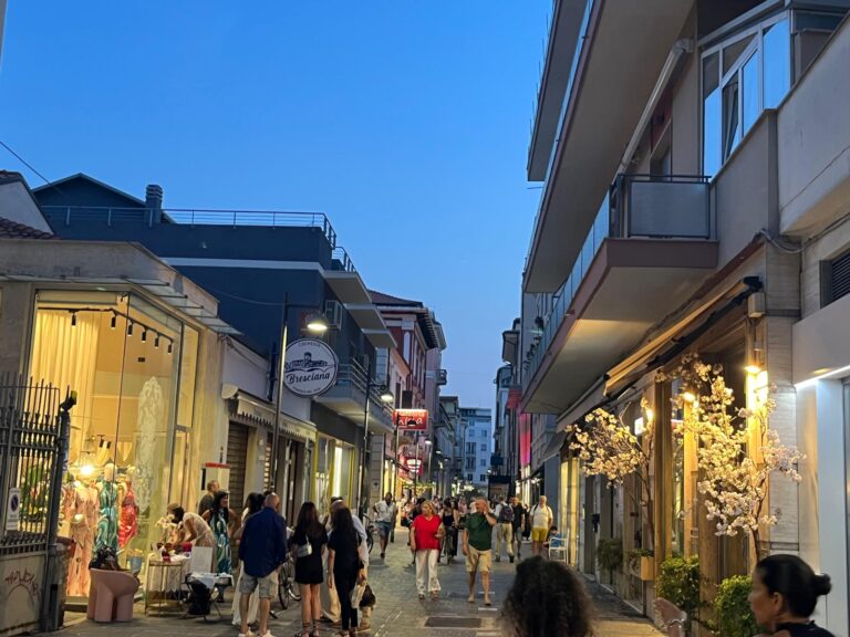 Pescara notte dei saldi