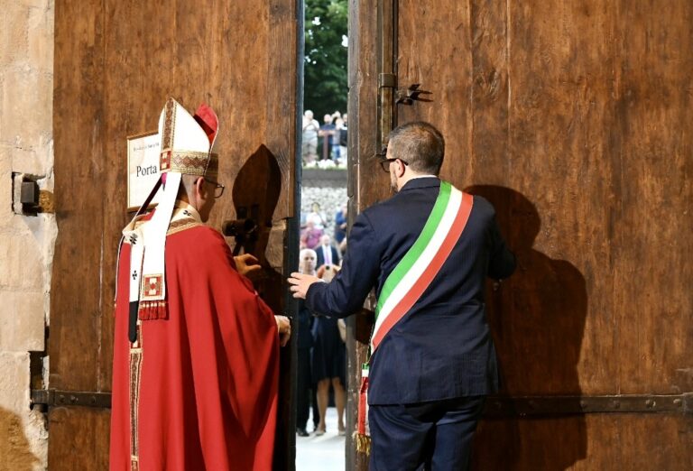 L'Aquila chiusura Porta Santa