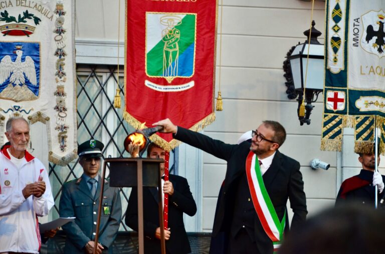 Pierluigi Biondi accende il tripode